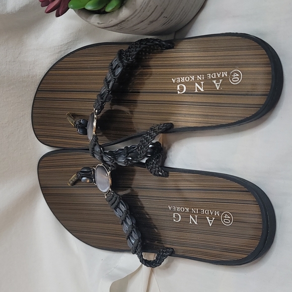 ANG made in Korea beaded flat sandals, NWOB sz 40 EU, size 7 US - Picture 3 of 5